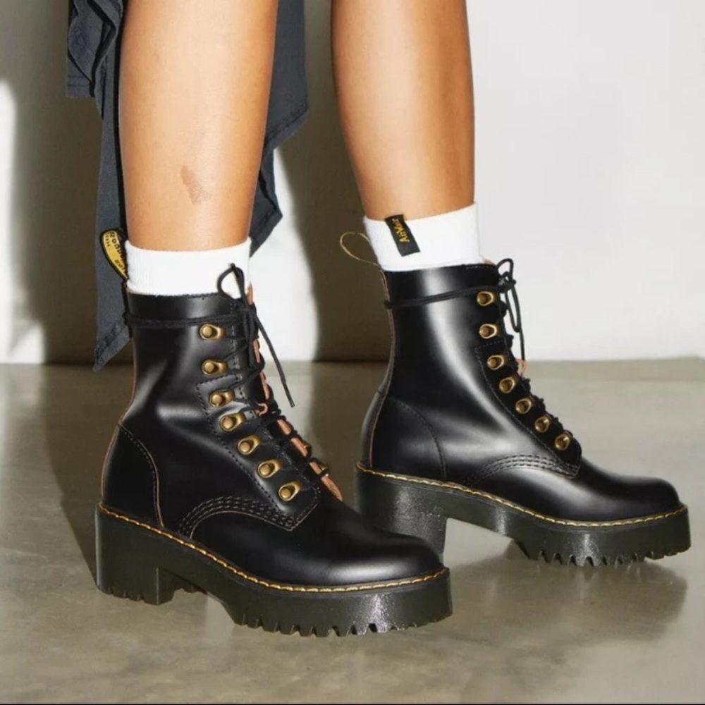 Dr. Martens Leona Smooth Leather Heeled Boots Size 37/6
